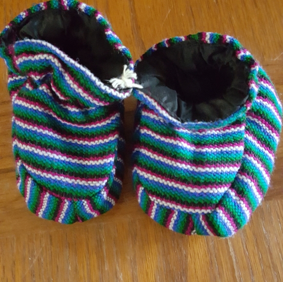 Aztec Baby Booties - Picture 1 of 2